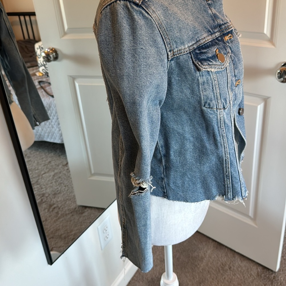 Distressed denim jacket - Picture 3 of 5